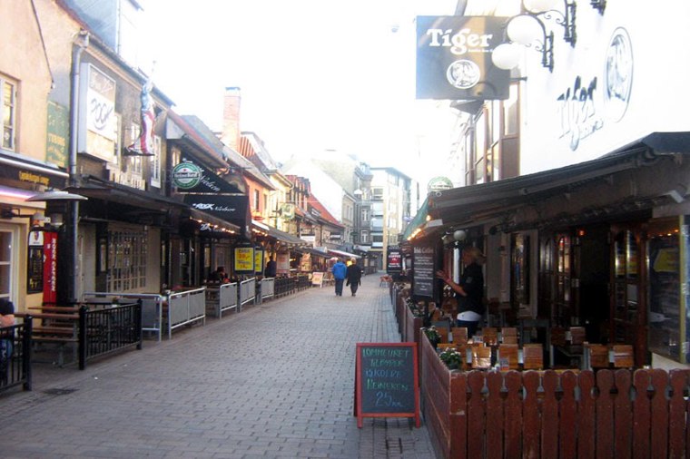 Åbningstider for Arnold Busck AALBORG BISPENSGADE – Hvornår er der åbent og lukket? - 1