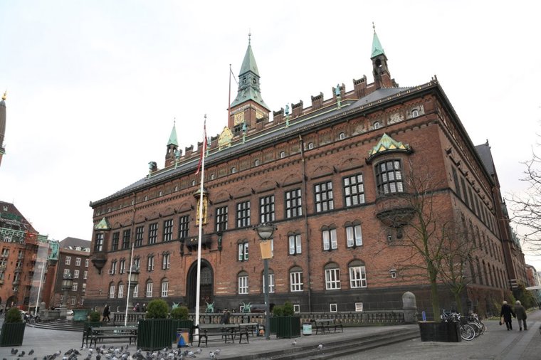 Åbningstider for Avis Kastrup Biludlejning Københavns Indenrigs Lufthavn – Hvornår er der åbent og lukket? - 1