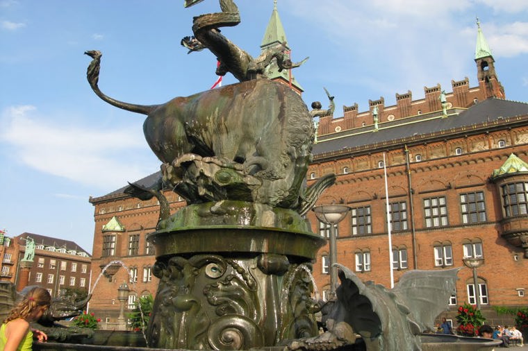 Åbningstider for Baresso Coffee - Bernstorffsgade – Hvornår er der åbent og lukket? - 2