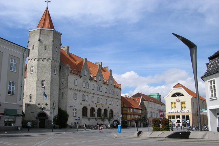 Åbningstider for Best Seller ÅLBORG – Hvornår er der åbent og lukket? - 2