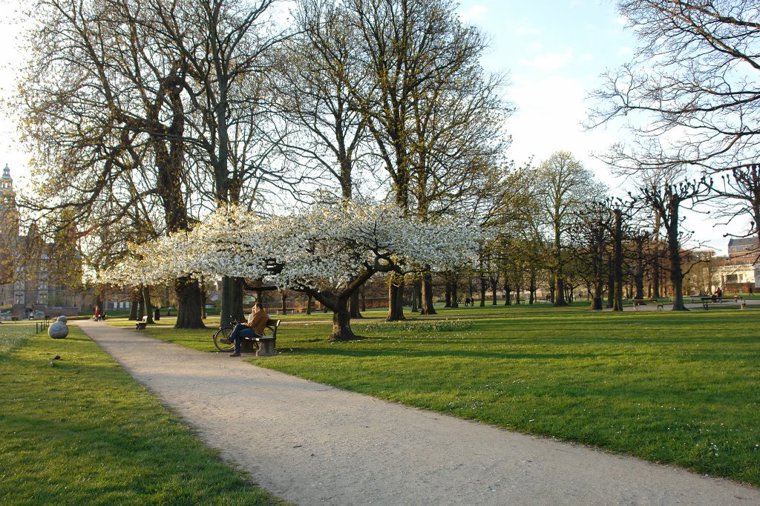 Åbningstider for Bruuns Bazaar BRUUNS BAZAAR WOMEN & MEN – Hvornår er der åbent og lukket? - 1