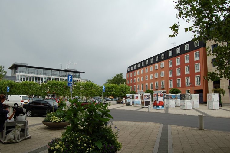 Åbningstider for DIN TØJMAND Svendborg – Hvornår er der åbent og lukket? - 1