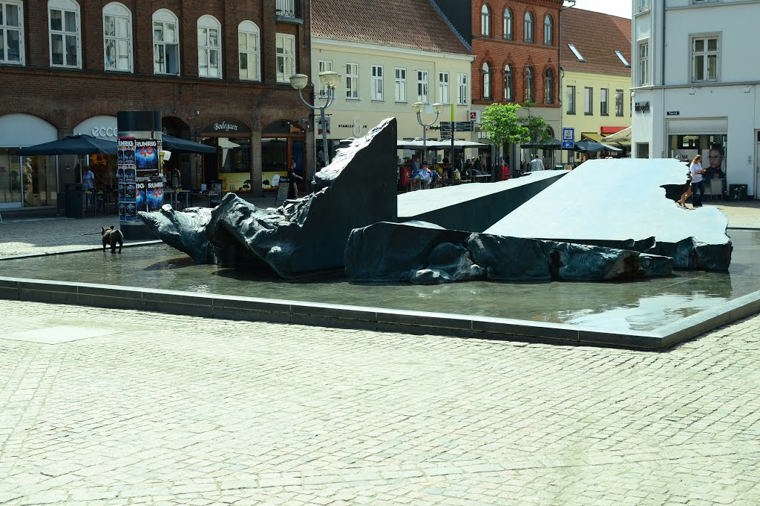 Åbningstider for Dr. Denim Horsens – Hvornår er der åbent og lukket? - 1