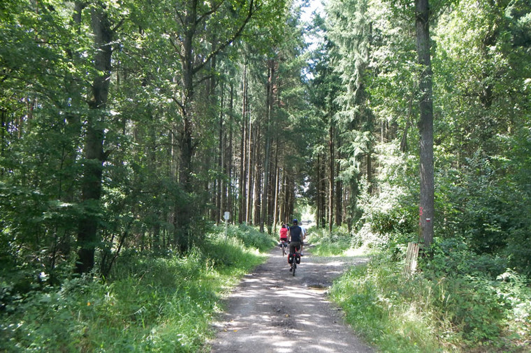 Åbningstider for Dressmann Fields – Hvornår er der åbent og lukket? - 1