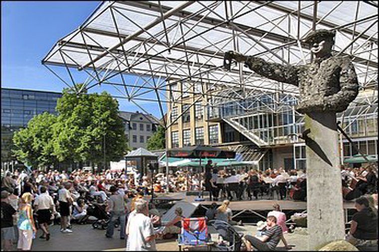 Åbningstider for Fætter BR Odense C – Hvornår er der åbent og lukket? - 1