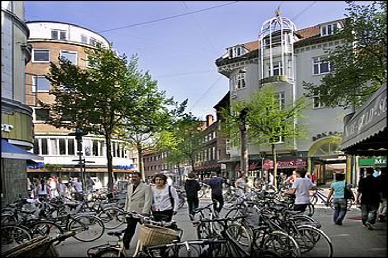 Åbningstider for Fætter BR Odense C – Hvornår er der åbent og lukket? - 2