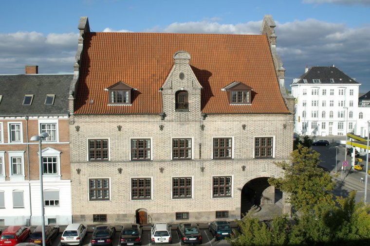 Åbningstider for Glitter Aalborg – Hvornår er der åbent og lukket? - 2