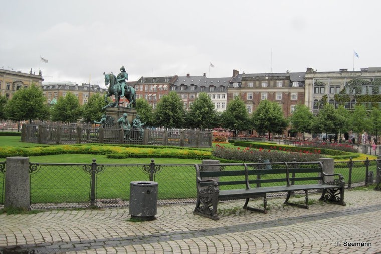 Åbningstider for Glitter København K – Hvornår er der åbent og lukket? - 1