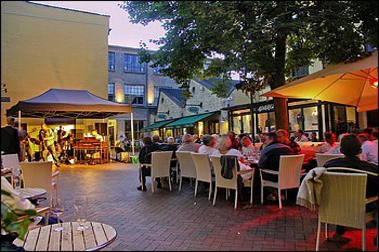 Åbningstider for Glitter Odense C – Hvornår er der åbent og lukket? - 2