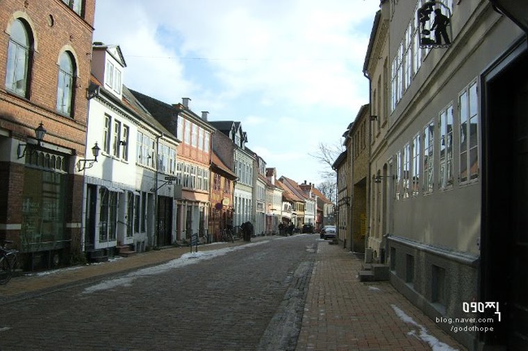 Åbningstider for Gundtoft ROOM4 Exclusive, ODENSE – Hvornår er der åbent og lukket? - 2