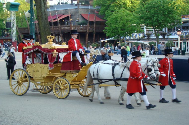 Åbningstider for Hamley