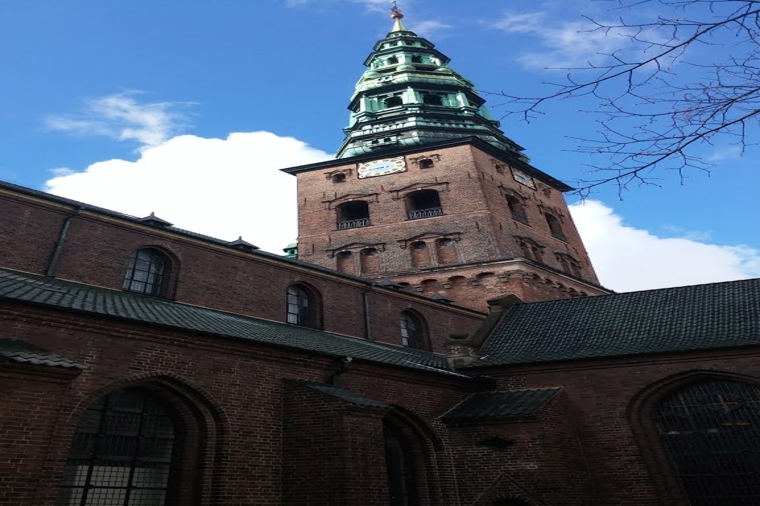 Åbningstider for Lagkagehuset Butikschef   Karen Emilie – Hvornår er der åbent og lukket? - 2