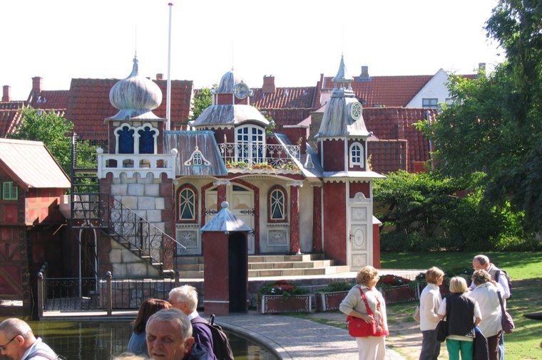 Åbningstider for Levi