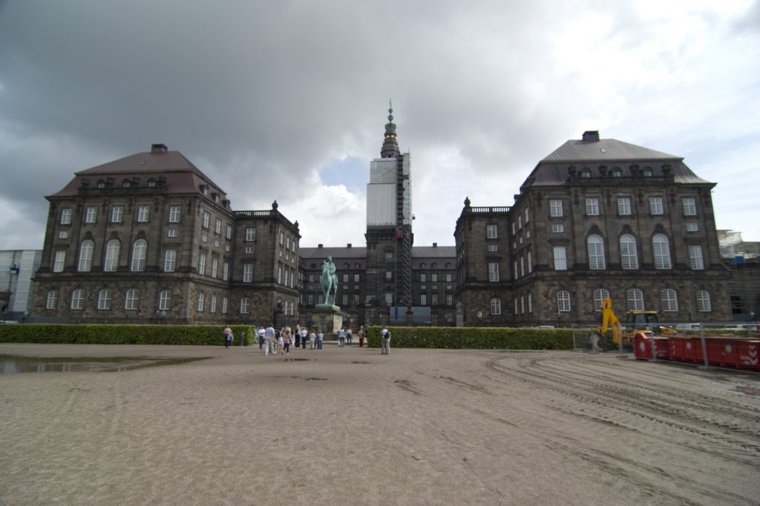 Åbningstider for Madklubben Admiralgade – Hvornår er der åbent og lukket? - 2