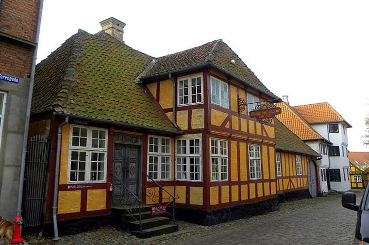 Åbningstider for Tøjeksperten Svendborg – Hvornår er der åbent og lukket? - 2