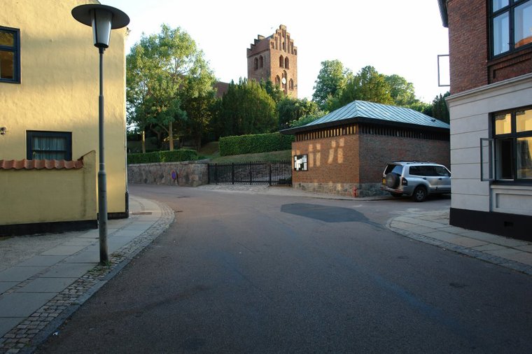 Åbningstider for Tommy Hilfiger TOMMY HILFIGER – Hvornår er der åbent og lukket? - 1