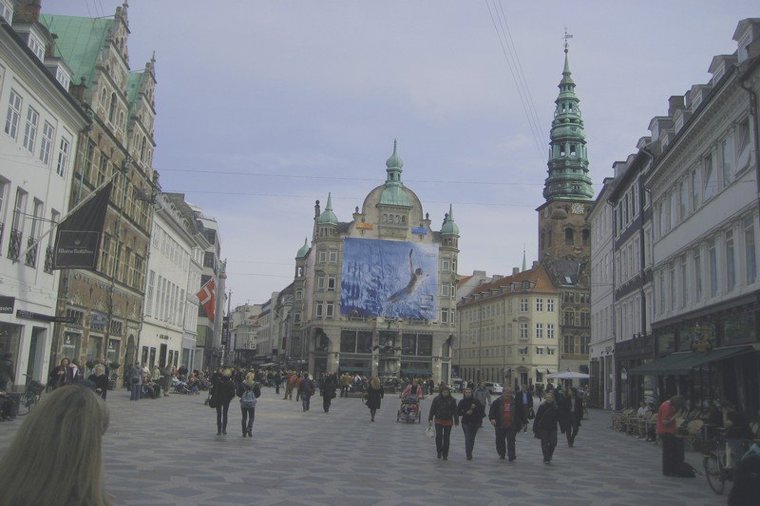 Åbningstider for Tommy Hilfiger TOMMY HILFIGER STORE - ILLUM DEPARTMENT STORE – Hvornår er der åbent og lukket? - 1
