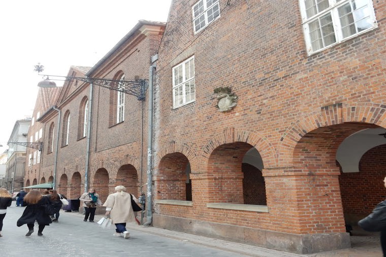 Åbningstider for United Colors of Benetton ILLUM SHOP CTR – Hvornår er der åbent og lukket? - 2