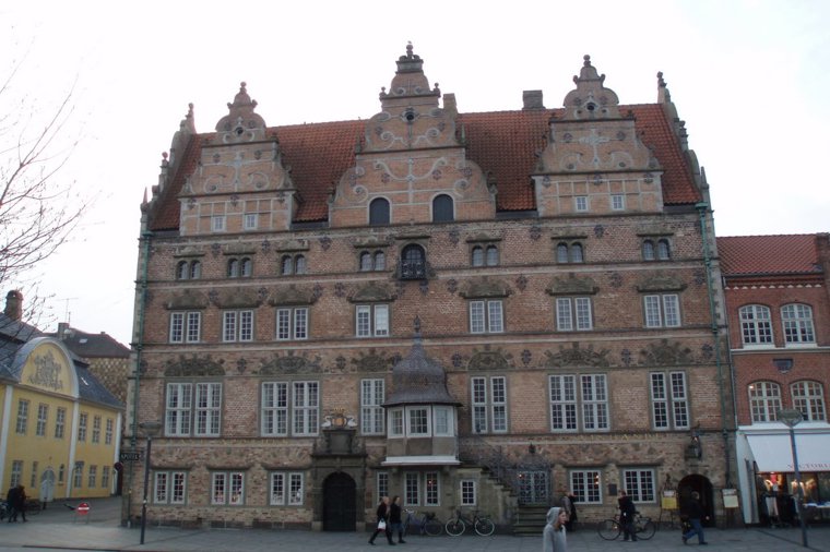 Åbningstider for Vila Aalborg – Hvornår er der åbent og lukket? - 2