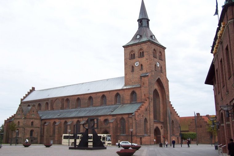 Åbningstider for Weekday Odense C – Hvornår er der åbent og lukket? - 2